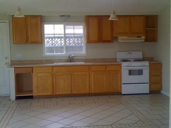 633 Chicago Ave, Stockton, CA 95206
