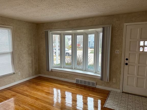 2nd image of 6916 Lathers St