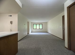 1925 Pulpit Rock Ln #10850221, Dubuque, IA 52003