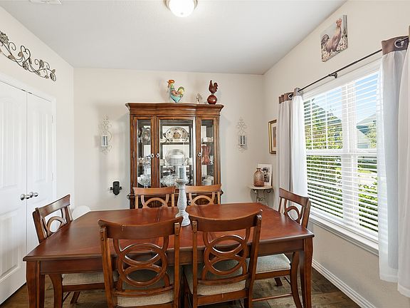 3rd image of 6105 Dunnlevy Dr