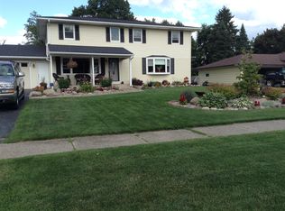 36 Orchard Hills Dr, Spencerport, NY 14559