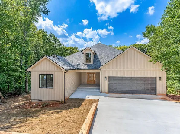 221 Saddle Creek Ct, Greer, SC 29651