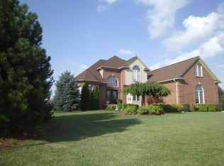 15209 Woodpine Dr, Monroe, MI 48161