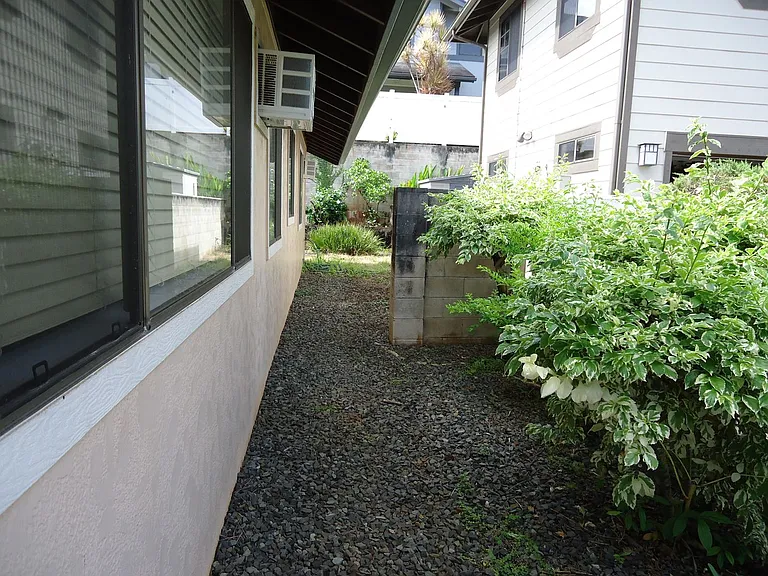 95-1056 Puukoa St #107 — Photo 12