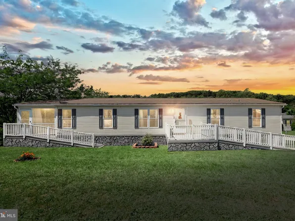 45 Broadwing Dr, Hanover, PA 17331