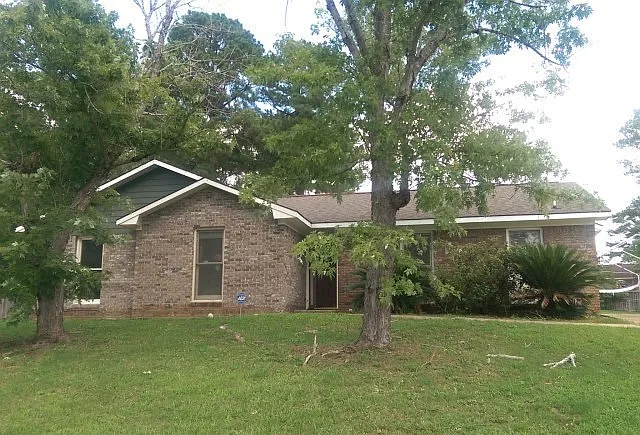 5682 Jamestown Dr photo 1