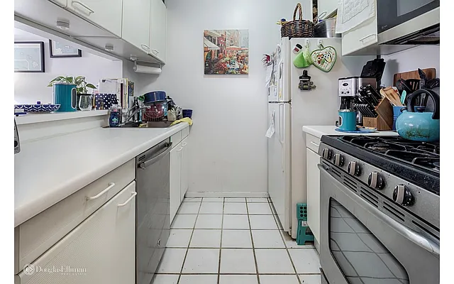 Rented by Douglas Elliman | media 12