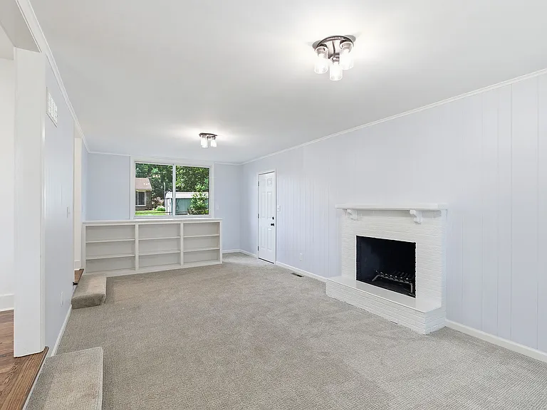 8806 Marty St — Photo 12