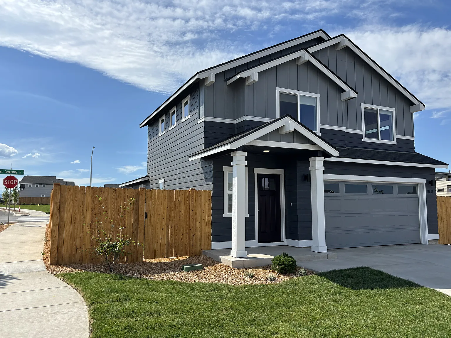 3 bed, 2.5 bath, 1395 sqft, $2,695 — Photo 2