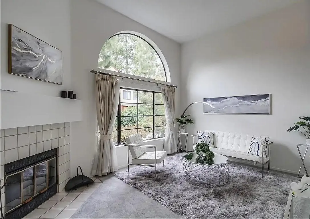 3 bed, 2.5 bath, 1561 sqft, $3,800 — Photo 1
