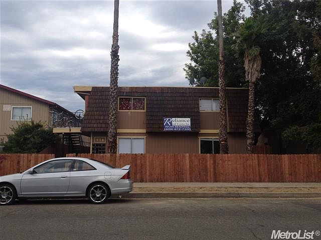 1st image of 416 E Locust St