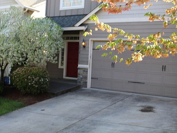 2nd image of 10013 NE 28th Pl