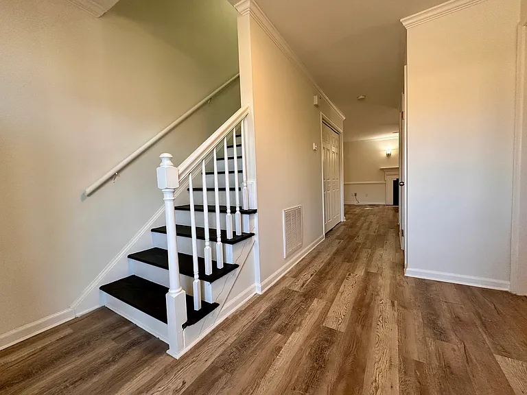 6 W Wainwright Dr — Photo 5