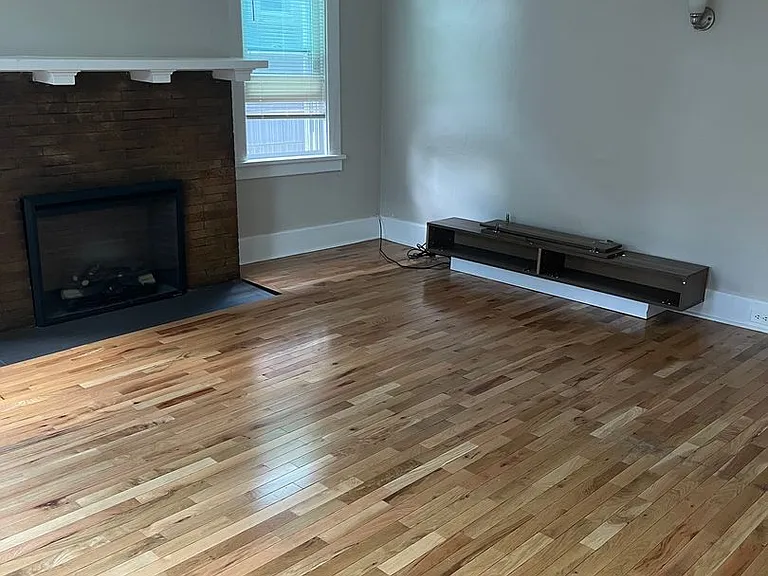 159 College St — Photo 25