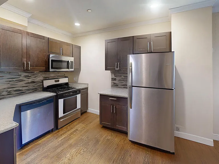 2975 Washington St #2A — Photo 1