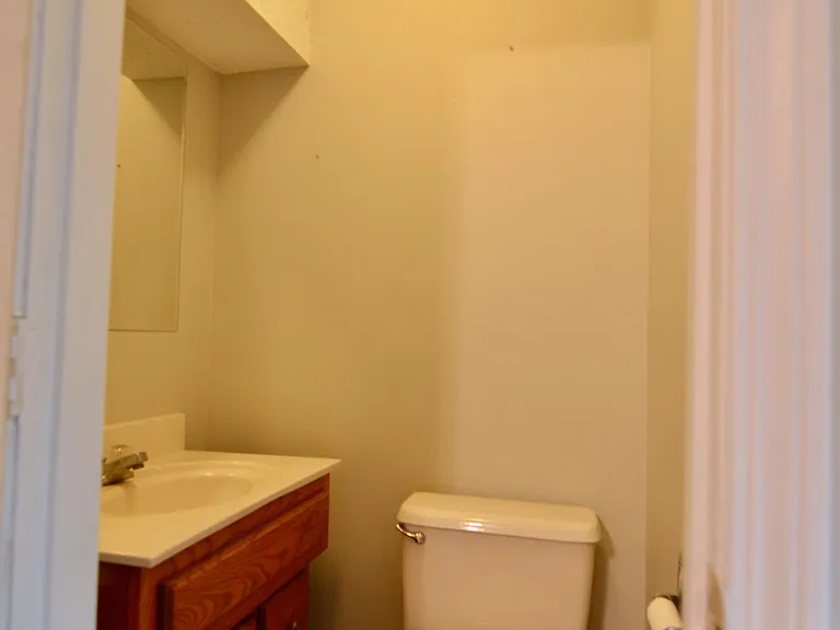 1/2 bath downstairs