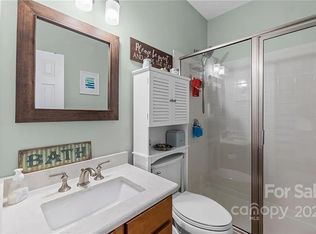 1214 Rockwell View Rd, Matthews, NC 28105