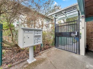 4710 Evanston Ave N APT E, Seattle, WA 98103