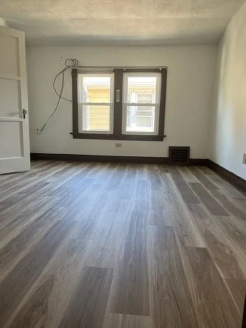 1 bed, 720 sqft, $1,000 — Photo 4