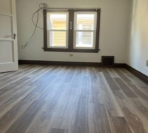 4th image of 1216 W 31st St Unit B