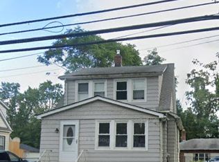 40 Mackay Ave, Paramus, NJ 07652