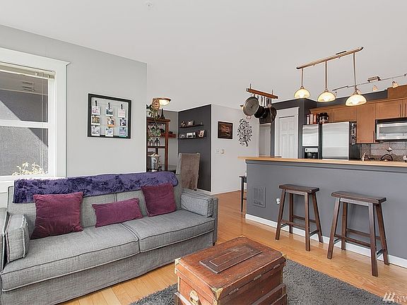 4th image of 326 Queen Anne Ave N APT 403