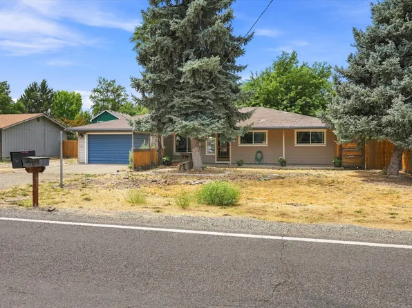 2372 Happy Valley Dr, Medford, OR 97501
