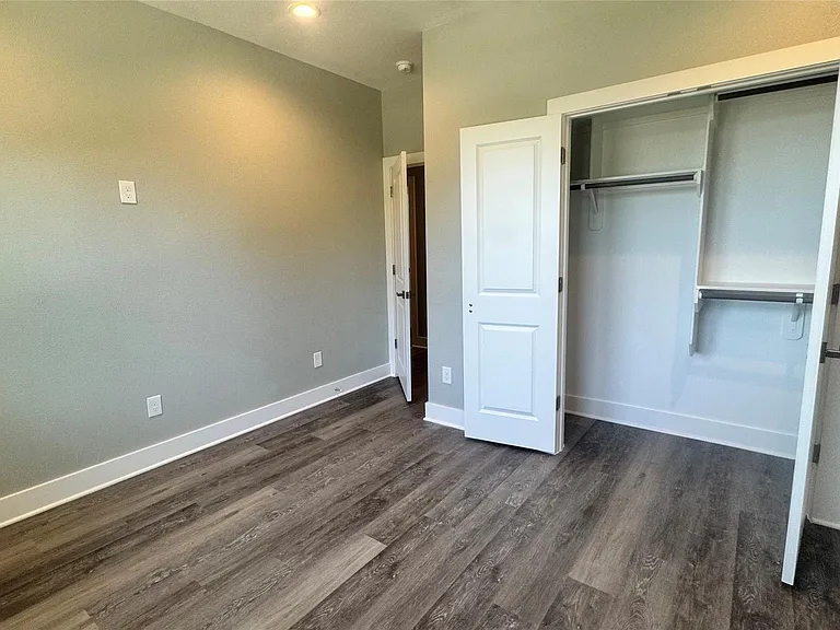 737 Ebenezer Ln — Photo 25