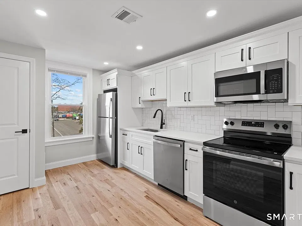 35 Tilton St #3