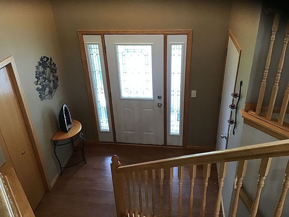 1st image of 23653 London Ct NE
