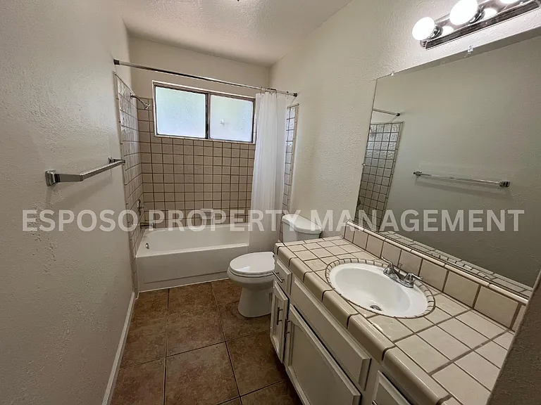 4014 N Benedict Ave #101 — Photo 13