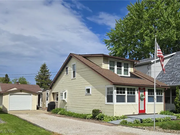 1857 Walnut Dr, Ashtabula, OH 44004
