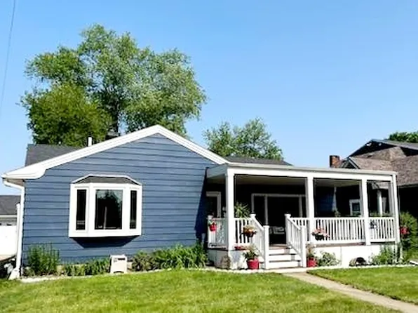 231 N Maple St, Gilman, IL 60938