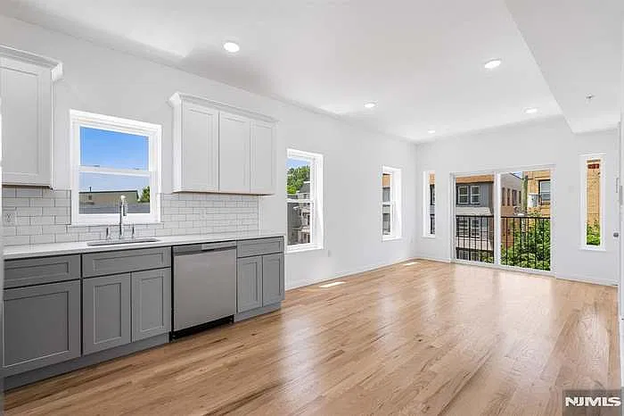 840 S 19th St — Photo 3