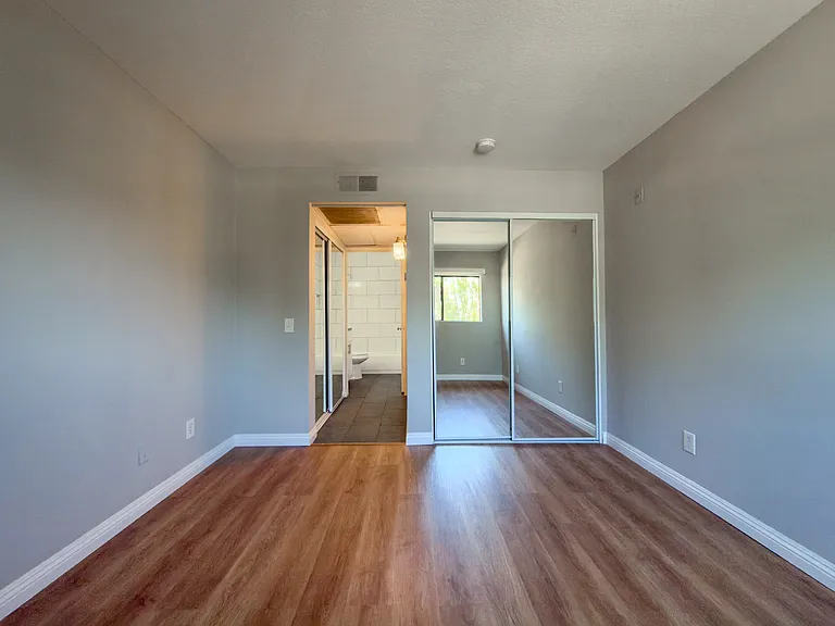 Laurel Canyon Place — Photo 13