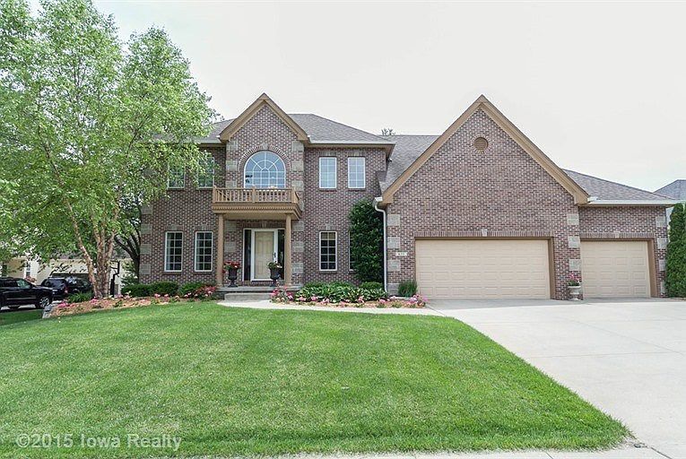 1st image of 635 SE Brentwood Dr