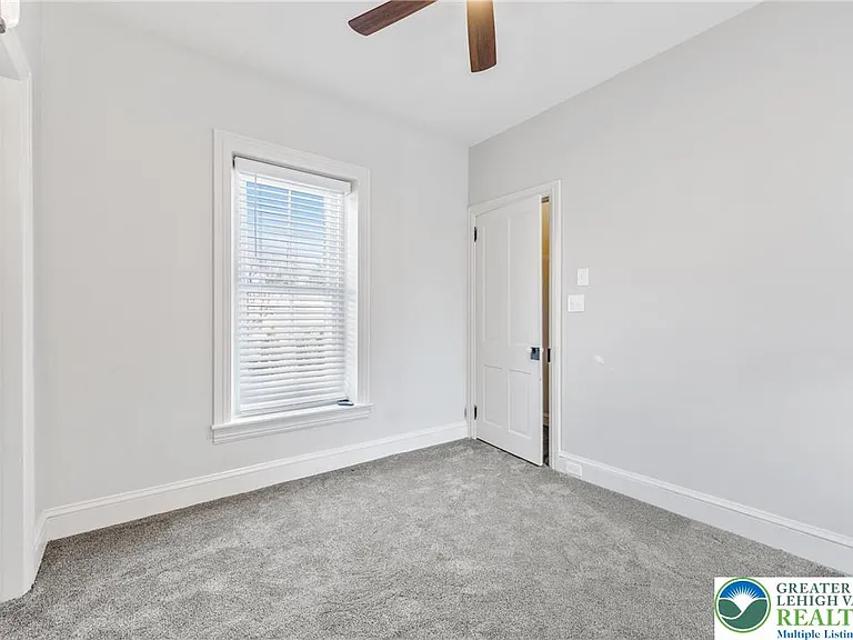 240 Franklin St #2 — Photo 17