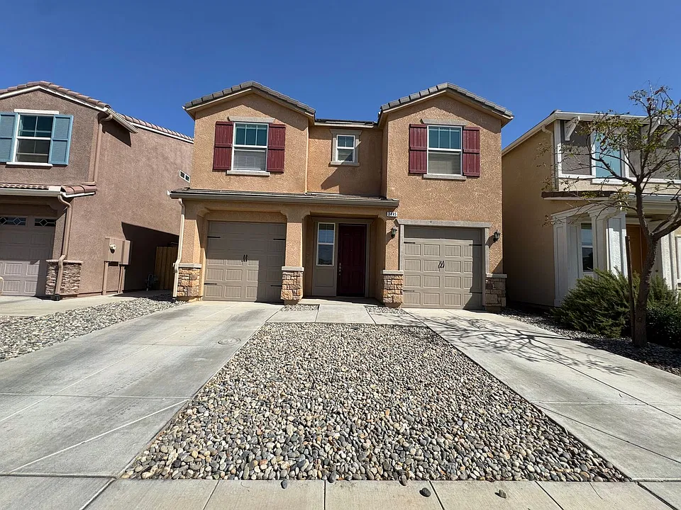 3445 N Soledad Ave