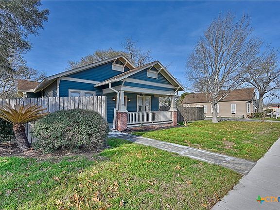 2nd image of 306 N Avenue E
