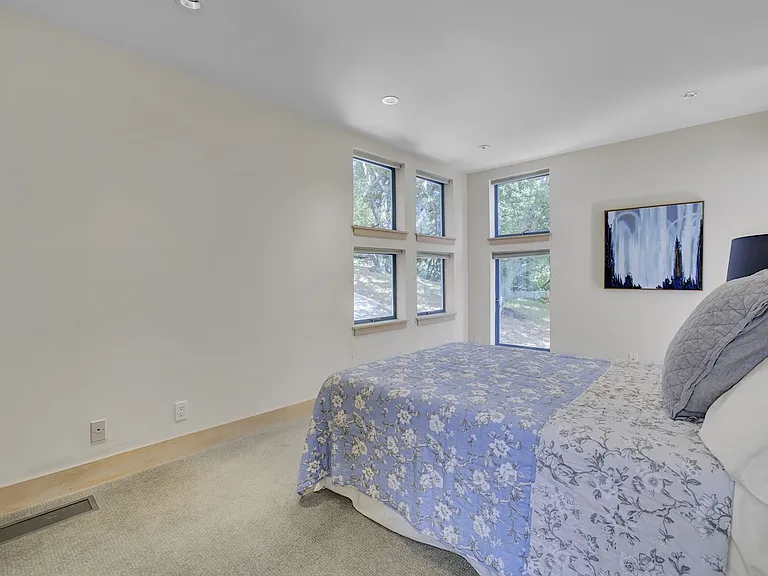 319 Tappan Ter — Photo 51