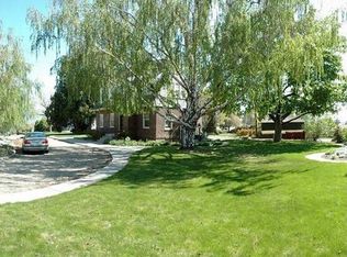 129 W Grandview Ave, Sunnyside, WA