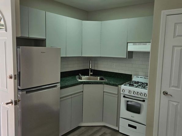 30 Courtney Loop UNIT 1