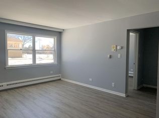 392 Executive Dr #207, Carol Stream, IL 60188
