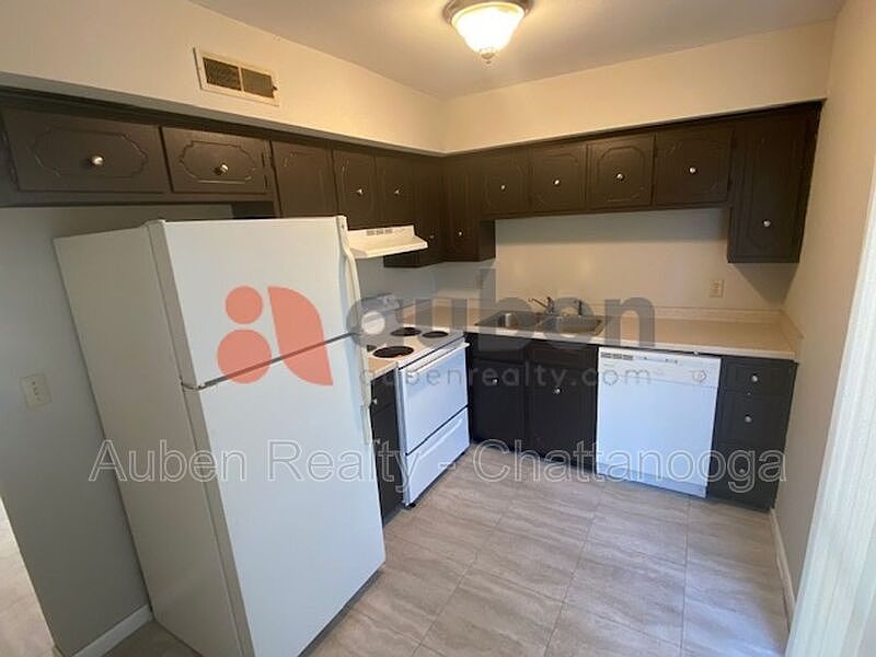1st image of 19 Tunnel Blvd #1