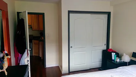 Rented by Cezanne Outlet LLC