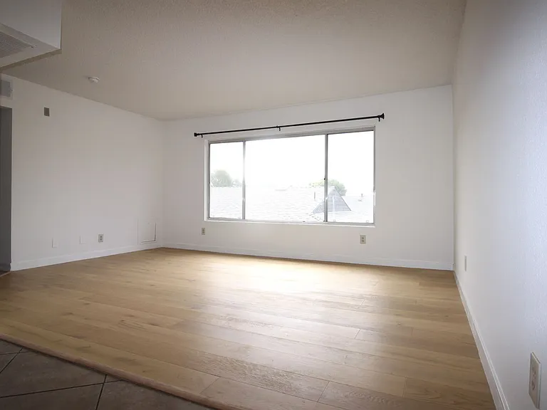 14029 Foothill — Photo 3