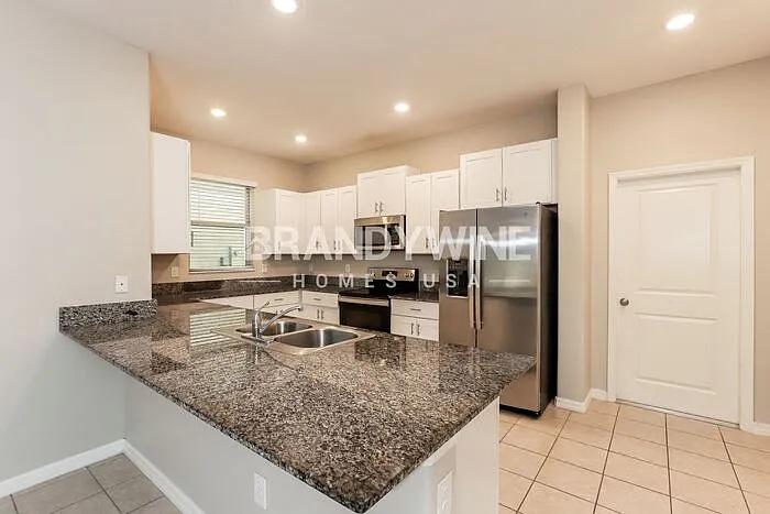 4 bed, 2.5 bath, 2162 sqft, $2,477 — Photo 4