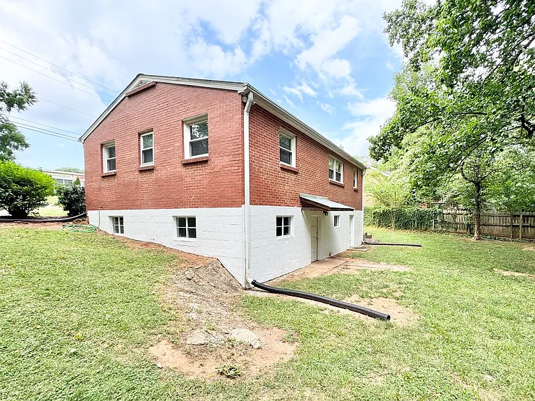 4617 Tower Rd — Photo 12