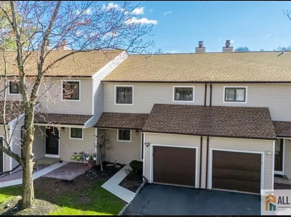 7 Sunflower Ct, Edison, NJ 08820