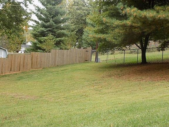 2nd image of 703 Seven Oaks Dr